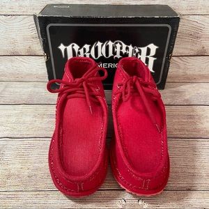 Shoes men’s size 9 Trooper America red denim new in box